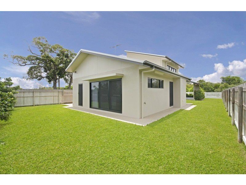 25 Dune Parade, Bushland Beach QLD 4818
