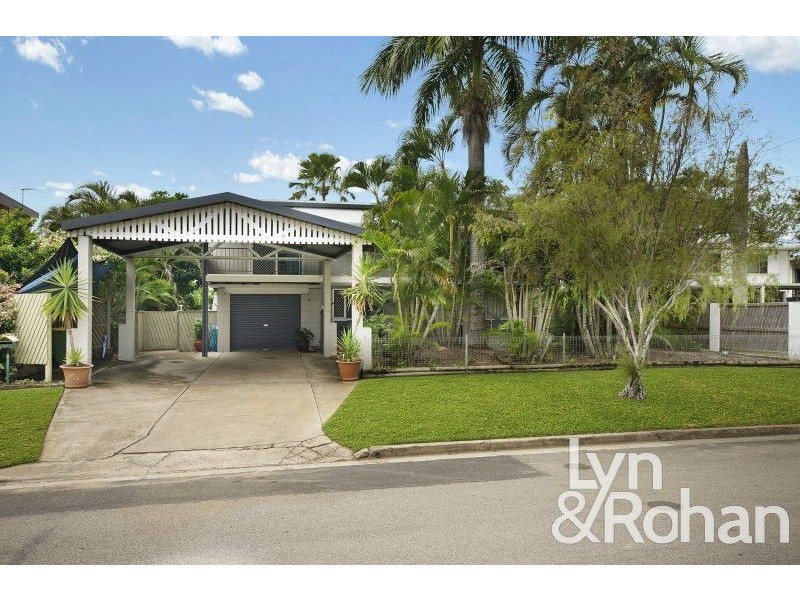 4 Adelong Drive, Cranbrook QLD 4814