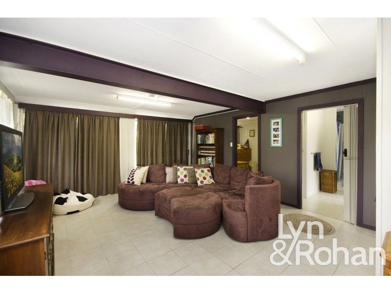 4 Adelong Drive, Cranbrook QLD 4814