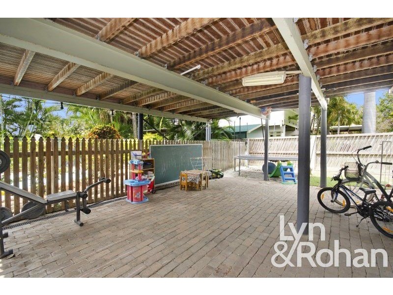 4 Adelong Drive, Cranbrook QLD 4814