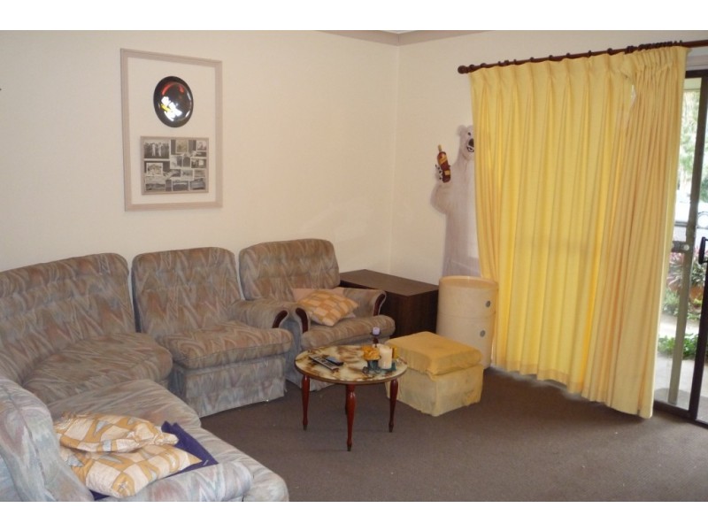 27 Namba Street, Pacific Paradise QLD 4564