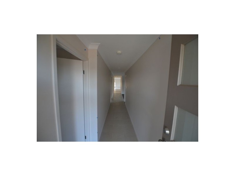 27 Bounty Circuit, Eli Waters QLD 4655