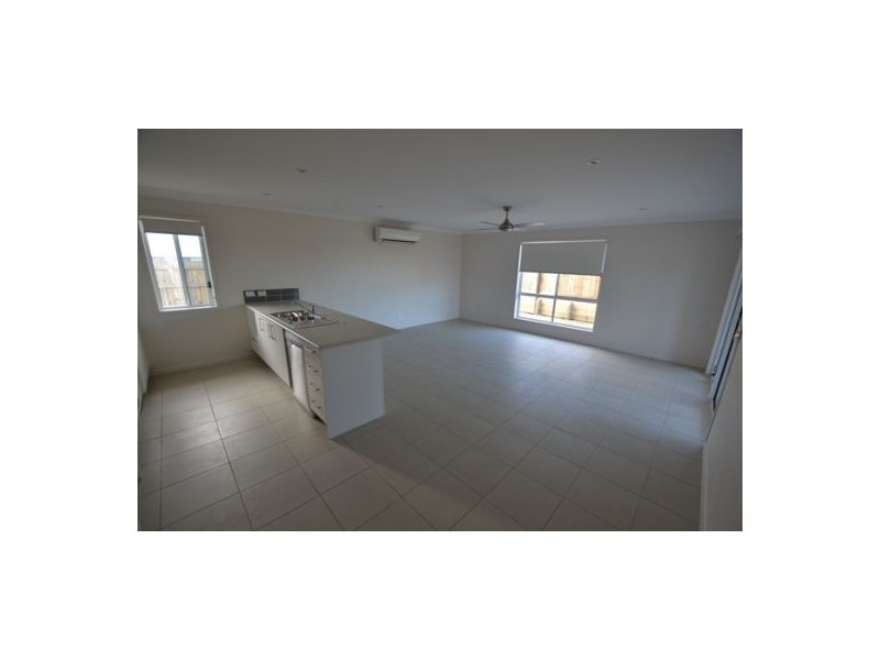 27 Bounty Circuit, Eli Waters QLD 4655