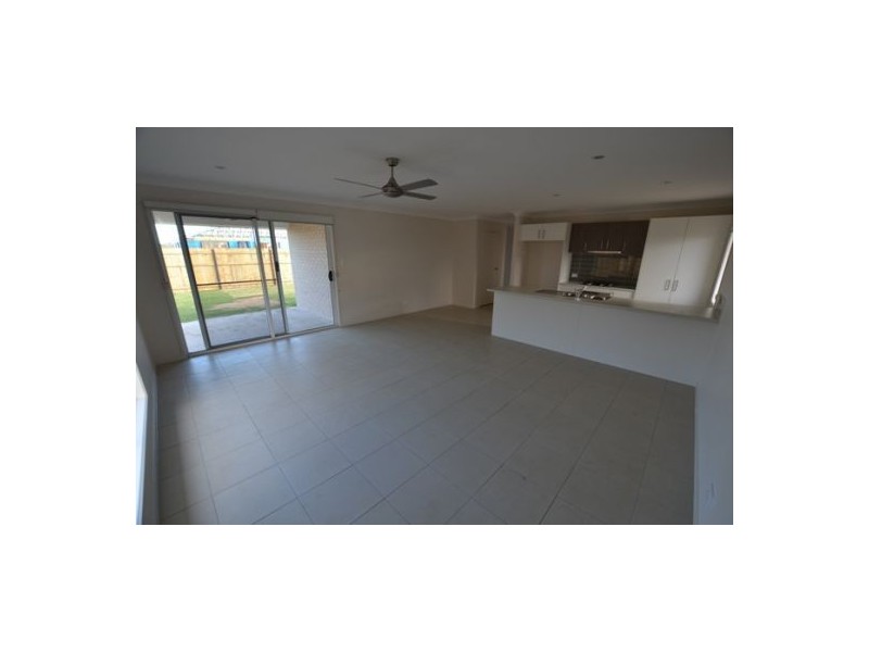 27 Bounty Circuit, Eli Waters QLD 4655