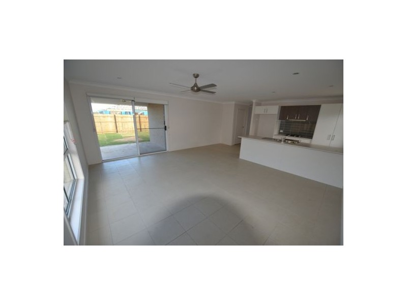 27 Bounty Circuit, Eli Waters QLD 4655