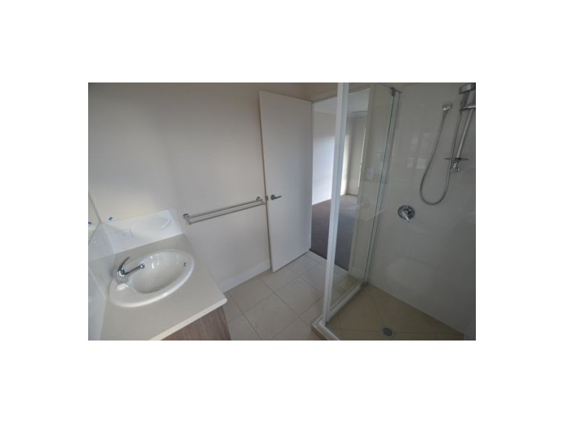 27 Bounty Circuit, Eli Waters QLD 4655