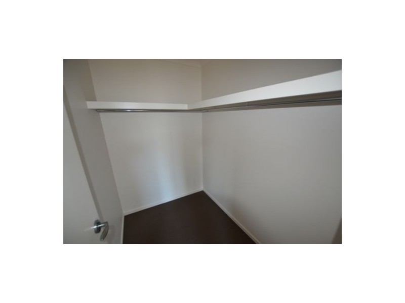 27 Bounty Circuit, Eli Waters QLD 4655