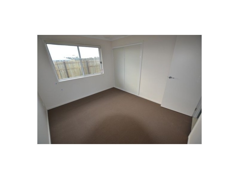 27 Bounty Circuit, Eli Waters QLD 4655