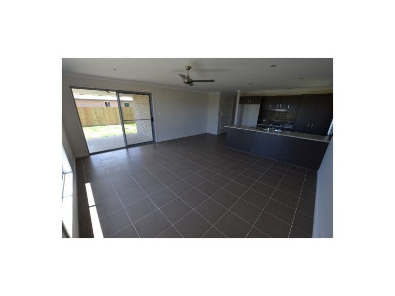 2 Kirra Court, Eli Waters QLD 4655