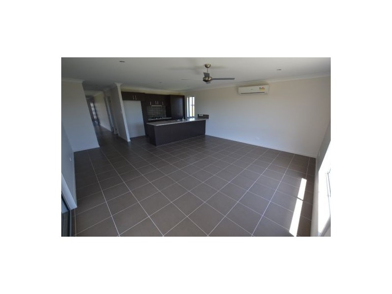 2 Kirra Court, Eli Waters QLD 4655