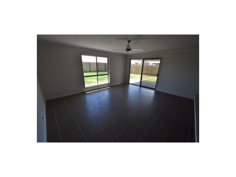 2 Kirra Court, Eli Waters QLD 4655