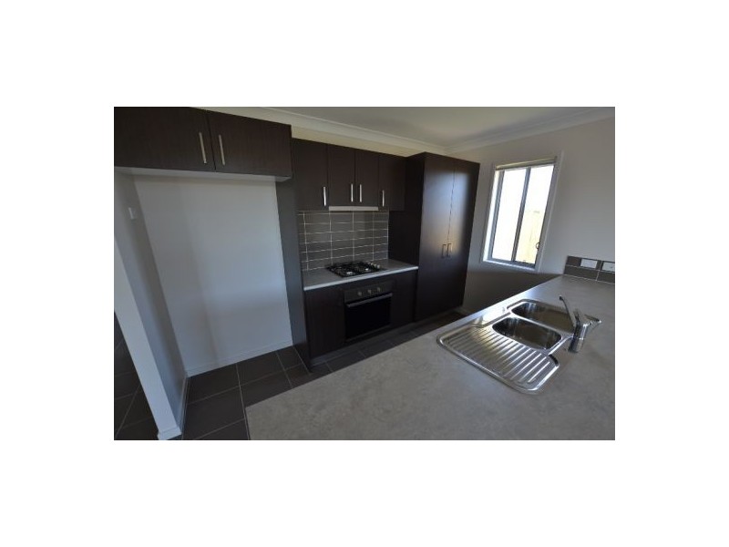 2 Kirra Court, Eli Waters QLD 4655