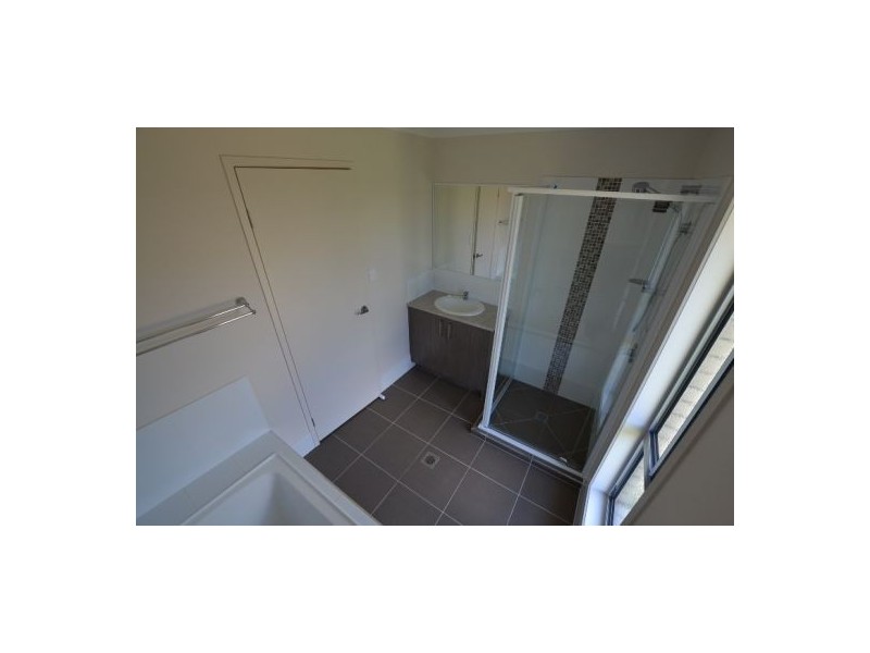 2 Kirra Court, Eli Waters QLD 4655