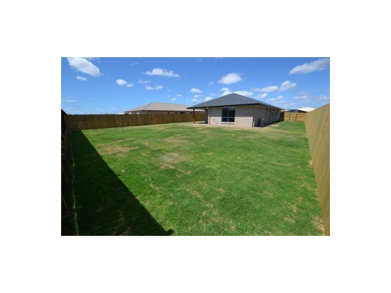 2 Kirra Court, Eli Waters QLD 4655