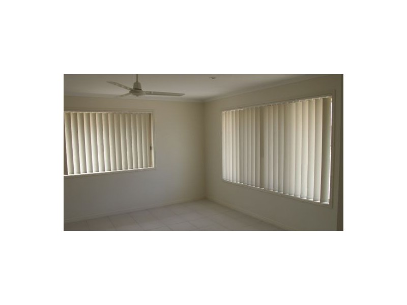 17 Crystal Court, Urangan QLD 4655