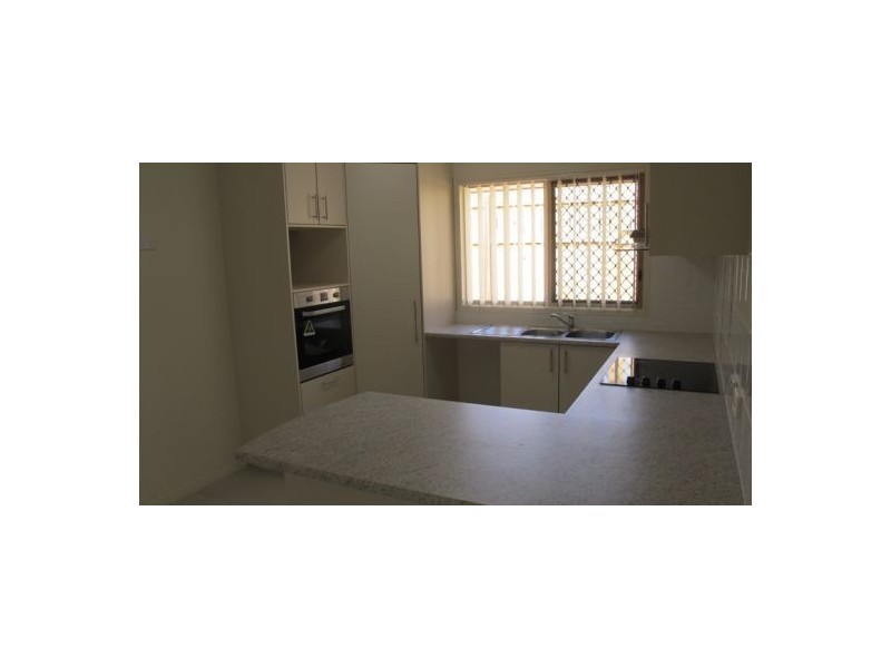 17 Crystal Court, Urangan QLD 4655