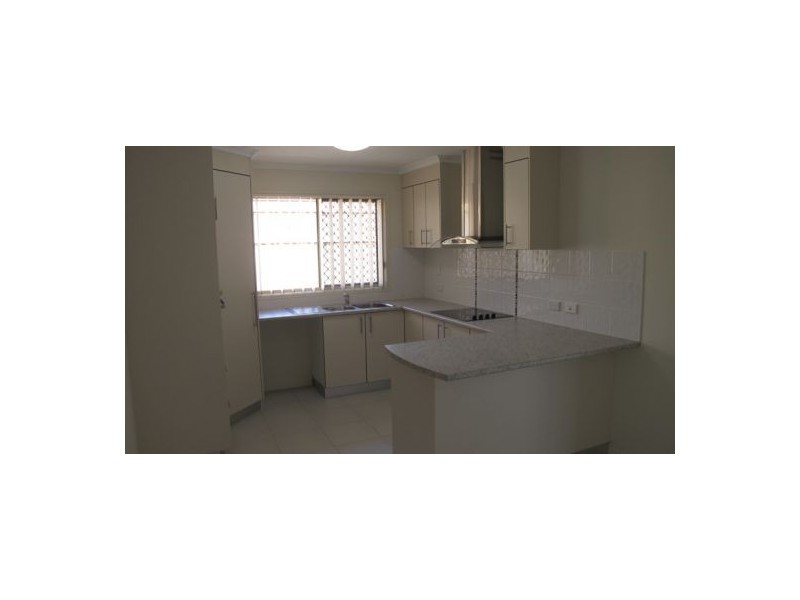 17 Crystal Court, Urangan QLD 4655