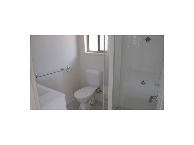 17 Crystal Court, Urangan QLD 4655