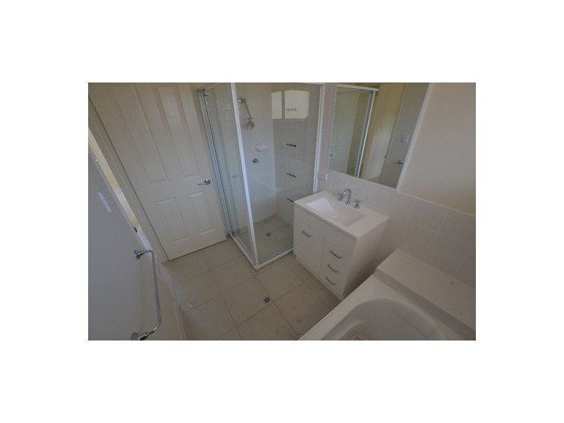 17 Crystal Court, Urangan QLD 4655