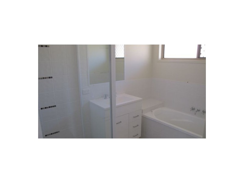 17 Crystal Court, Urangan QLD 4655