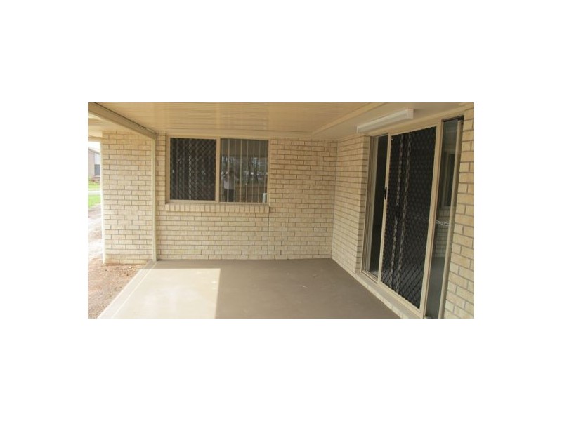 17 Crystal Court, Urangan QLD 4655