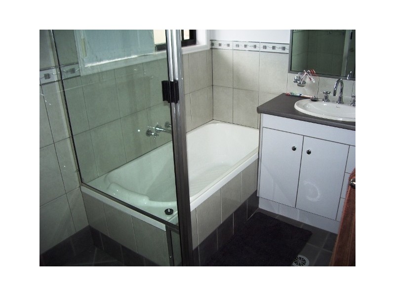 1/1 Daintree Drive, Torquay QLD 4655