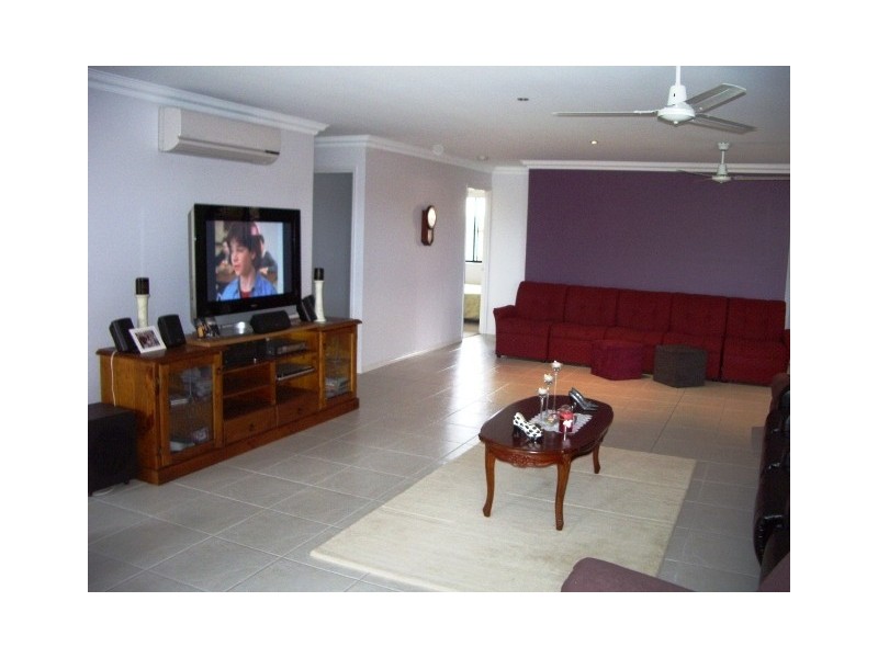 1/1 Daintree Drive, Torquay QLD 4655