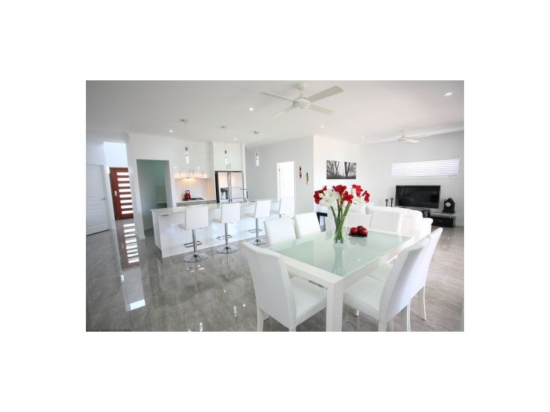 55 Royal Drive, Kawungan QLD 4655