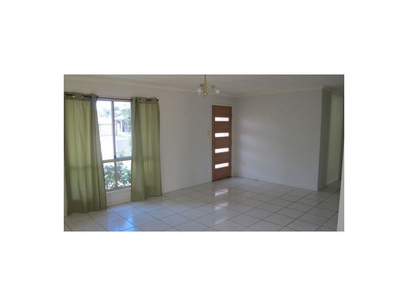 5 Hamer Dve, Urangan QLD 4655