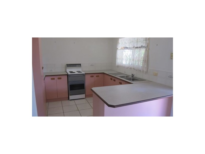 5 Hamer Dve, Urangan QLD 4655