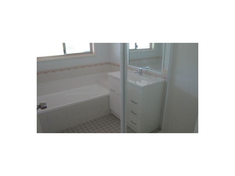 5 Hamer Dve, Urangan QLD 4655