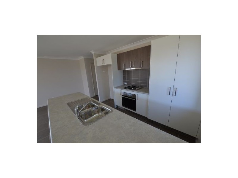 1 Byrnes Court, Eli Waters QLD 4655
