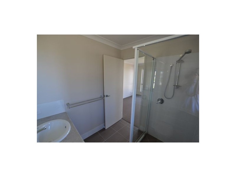 1 Byrnes Court, Eli Waters QLD 4655