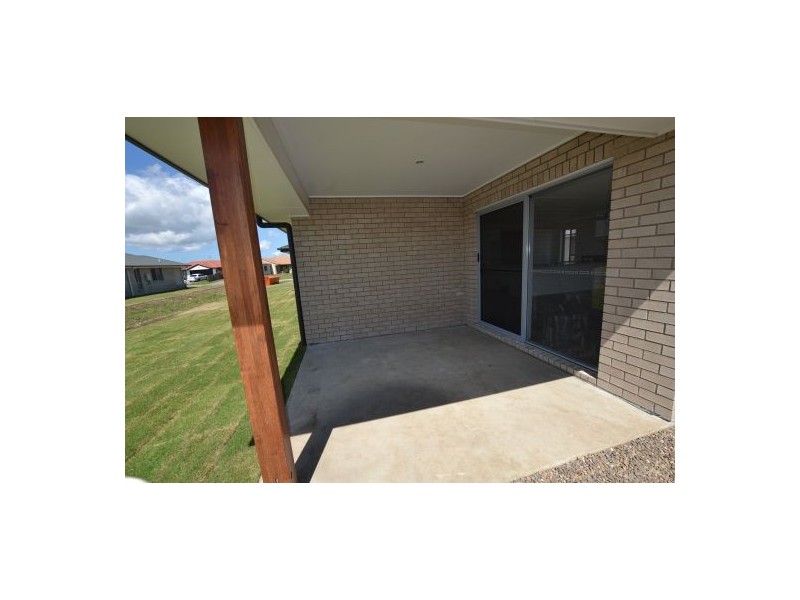 1 Byrnes Court, Eli Waters QLD 4655