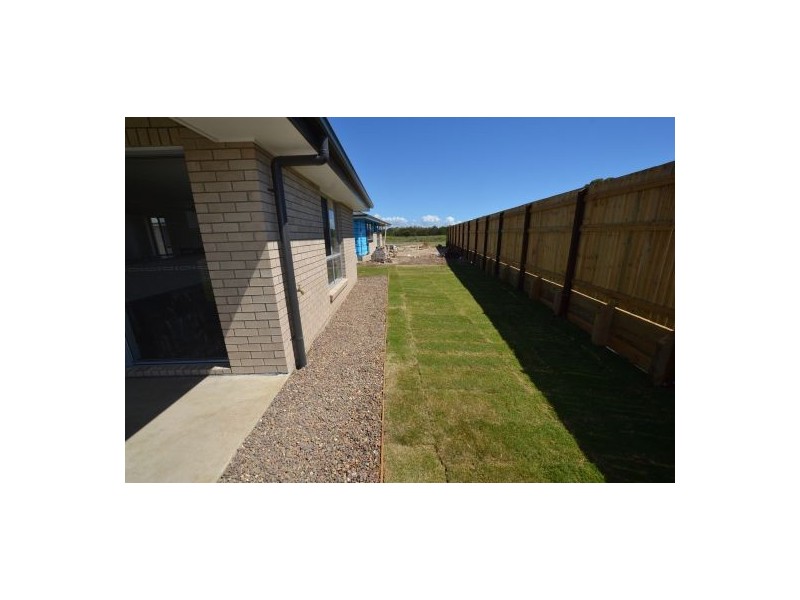 1 Byrnes Court, Eli Waters QLD 4655