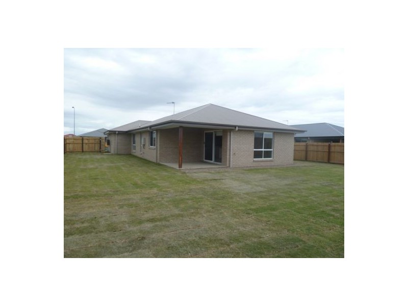 4 Kirra Court, Eli Waters QLD 4655