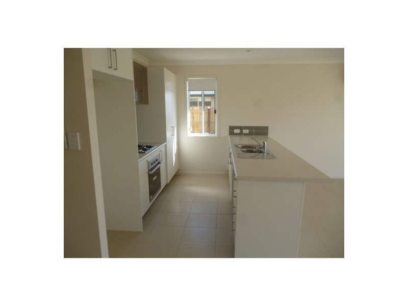 4 Kirra Court, Eli Waters QLD 4655