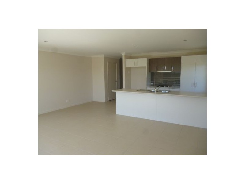 4 Kirra Court, Eli Waters QLD 4655