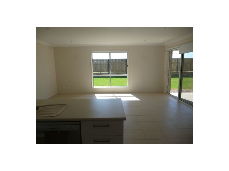 4 Kirra Court, Eli Waters QLD 4655