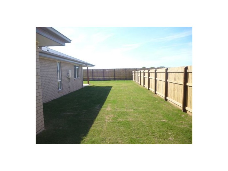 4 Kirra Court, Eli Waters QLD 4655