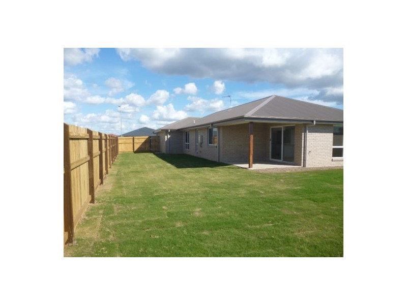 4 Kirra Court, Eli Waters QLD 4655