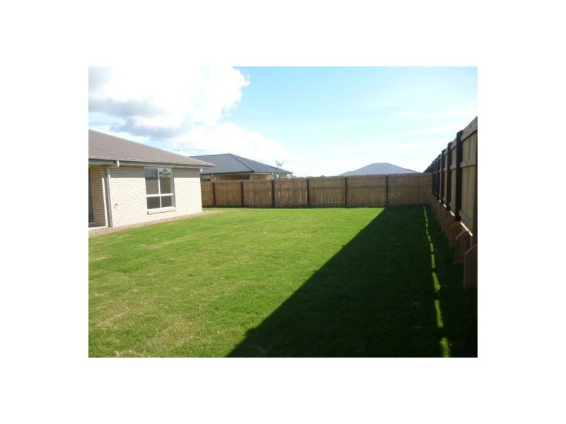 4 Kirra Court, Eli Waters QLD 4655