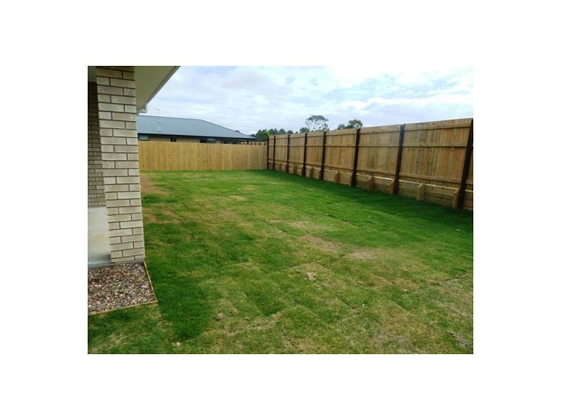 43 Bounty Circuit, Eli Waters QLD 4655