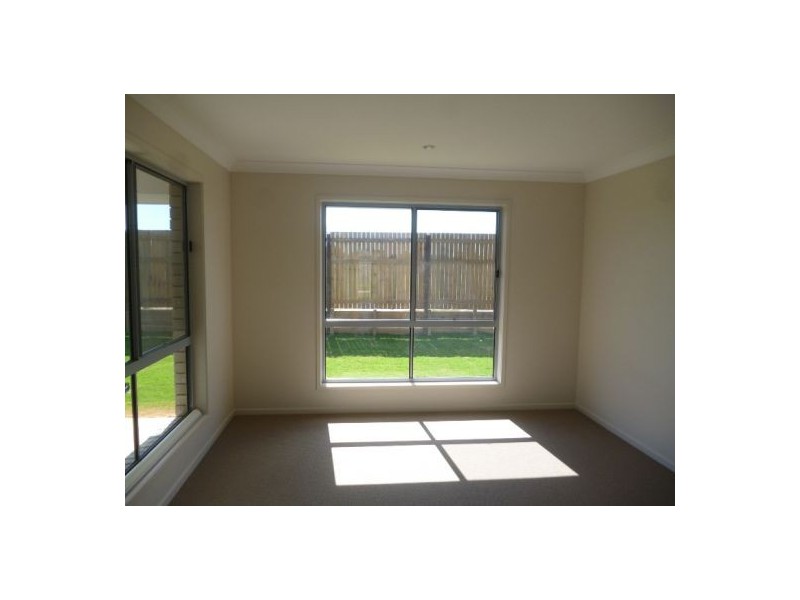 25 Bounty, Eli Waters QLD 4655