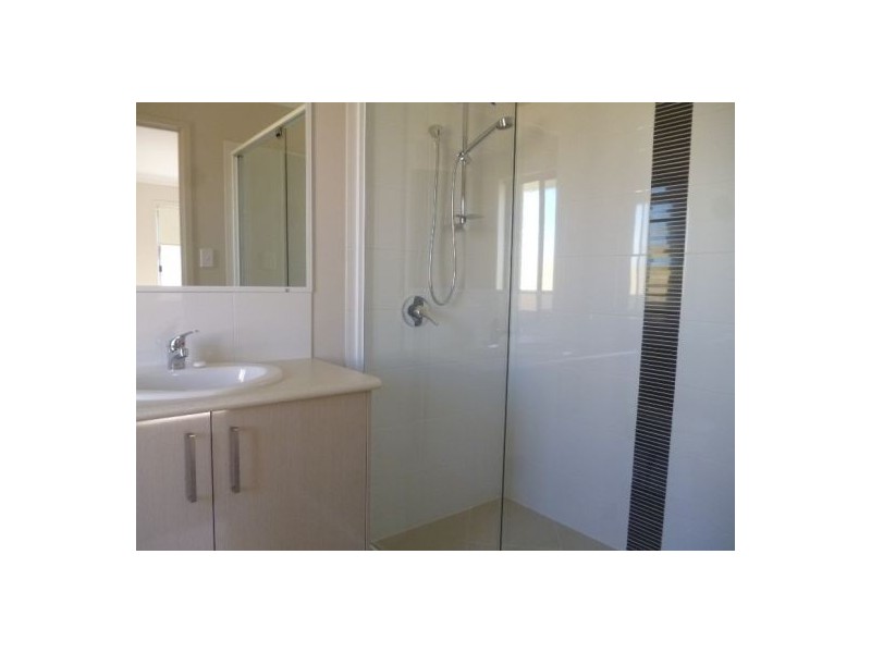25 Bounty, Eli Waters QLD 4655
