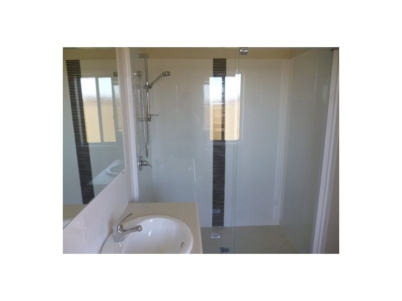 25 Bounty, Eli Waters QLD 4655