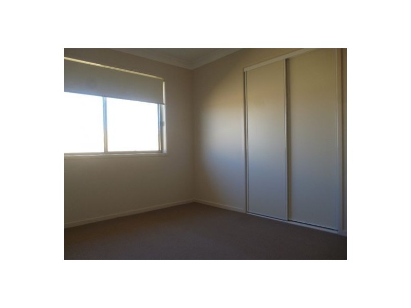 25 Bounty, Eli Waters QLD 4655