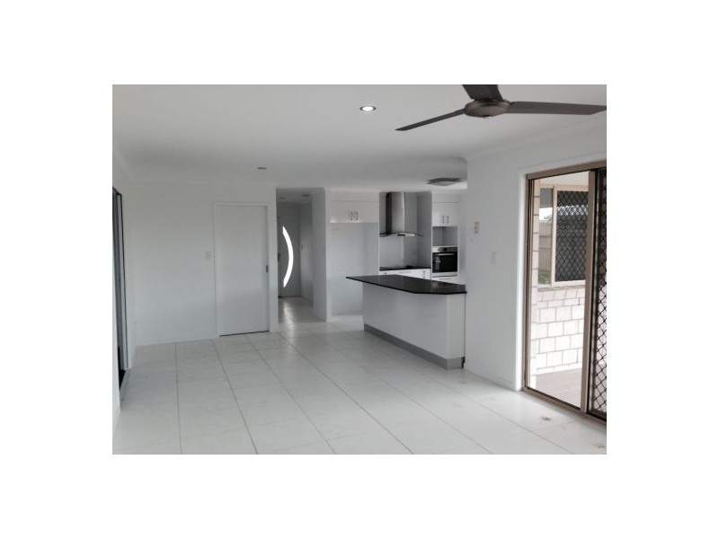 35 Bounty Circuit, Eli Waters QLD 4655