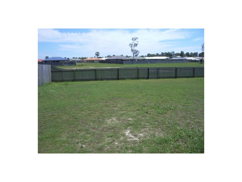 35 Gunsynd Way, Point Vernon QLD 4655
