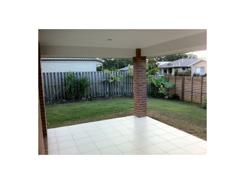 16 Santa Maria Ave, Urraween QLD 4655
